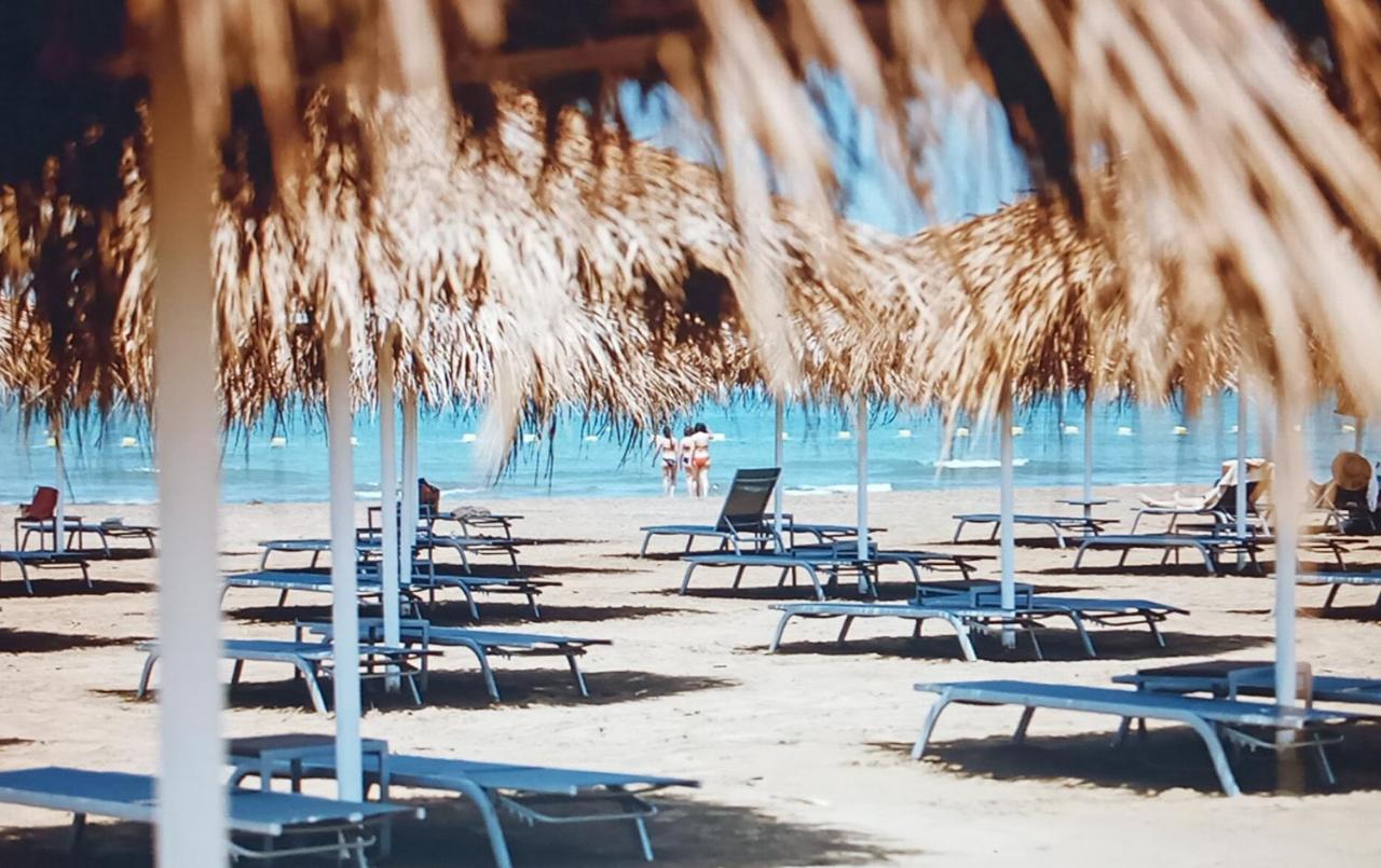 Sea Breeze Hotell Nardaran Eksteriør bilde